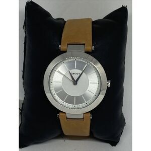 DKNY Stanhope NY-2293 Womens Brown Leather Analog Silver Dial Quartz Watch VK258